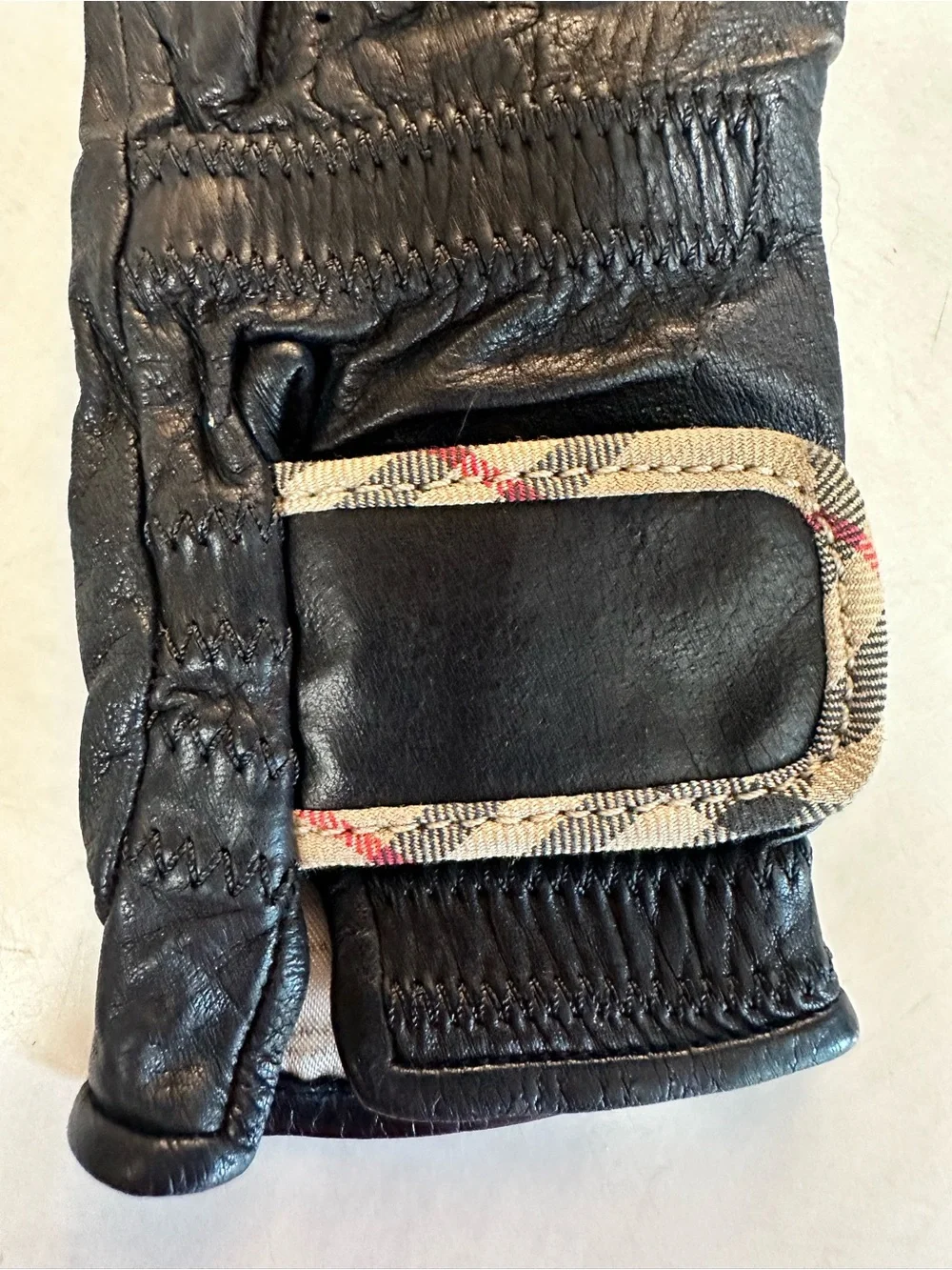 Rare Burberry Black Leather Women’s Golf Glove